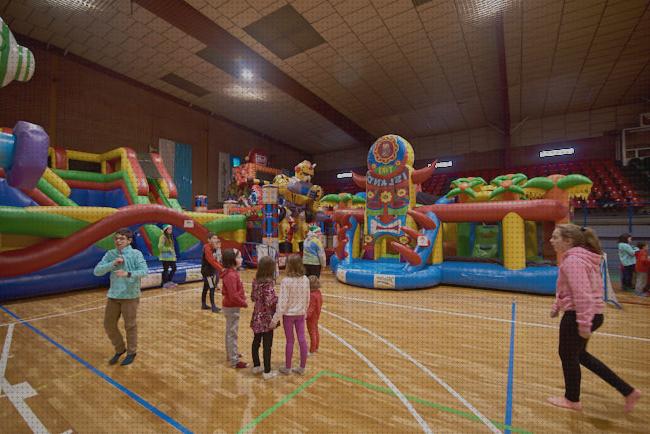 Opiniones de las 23 mejores Piscinas Municipales Ponferrada Hinchables
